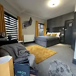 Hotel Neon
